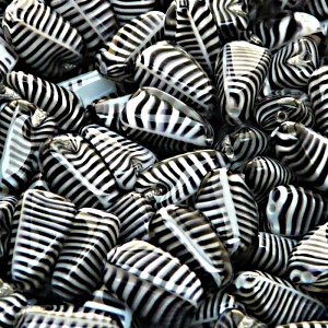 10pcs Czech Pressed Glass Rectangular Beveled Beads 14x9mm Jet White Giraffe Striped