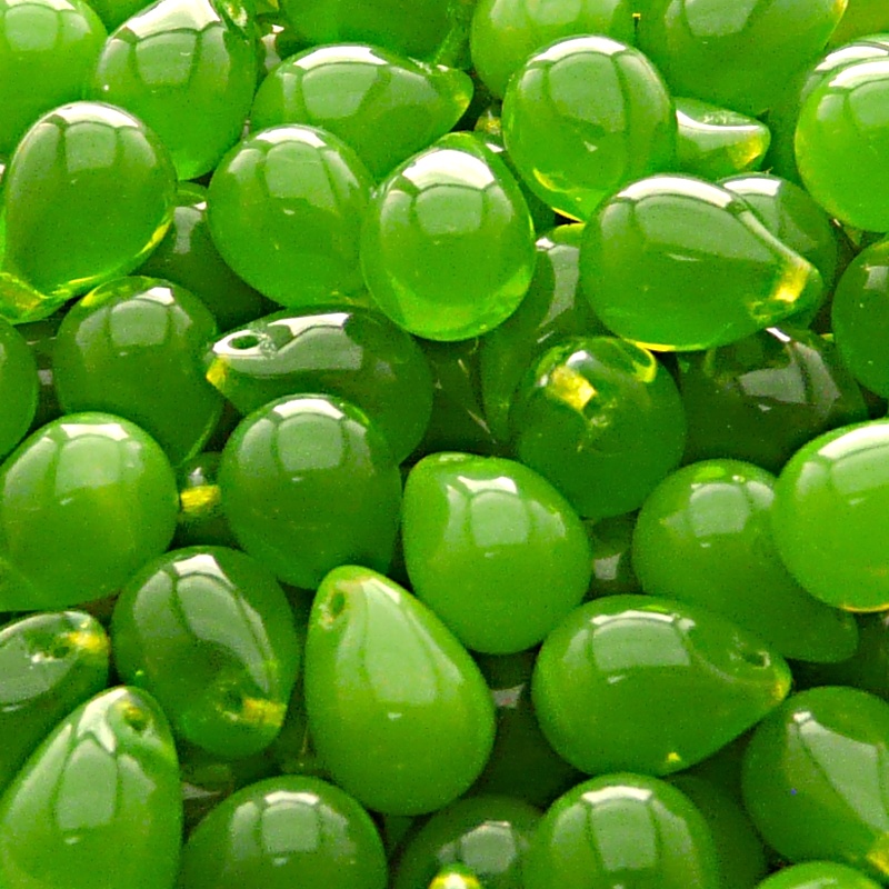 10pcs Czech Pressed Glass Teardrop Beads 10x14mm Green Opal